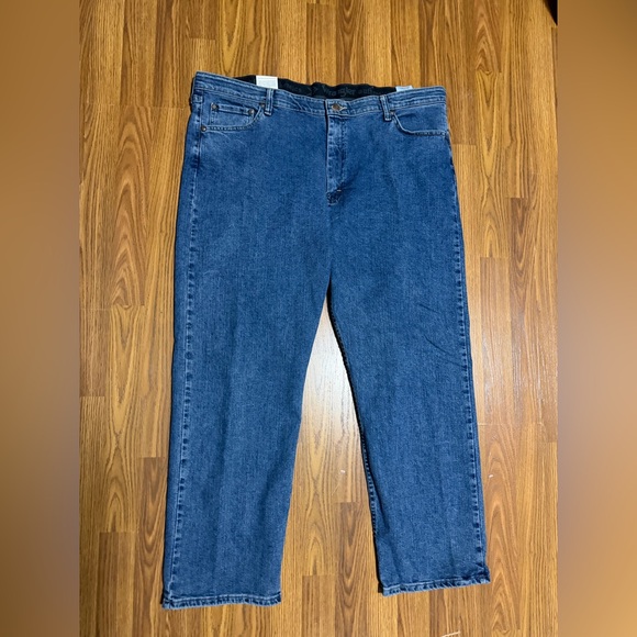 NWT Wrangler Authentic Men’s Straight Leg Jeans Size 42 x 30 - Picture 2 of 5